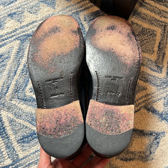 Louis Vuitton - Picture 5 of 9